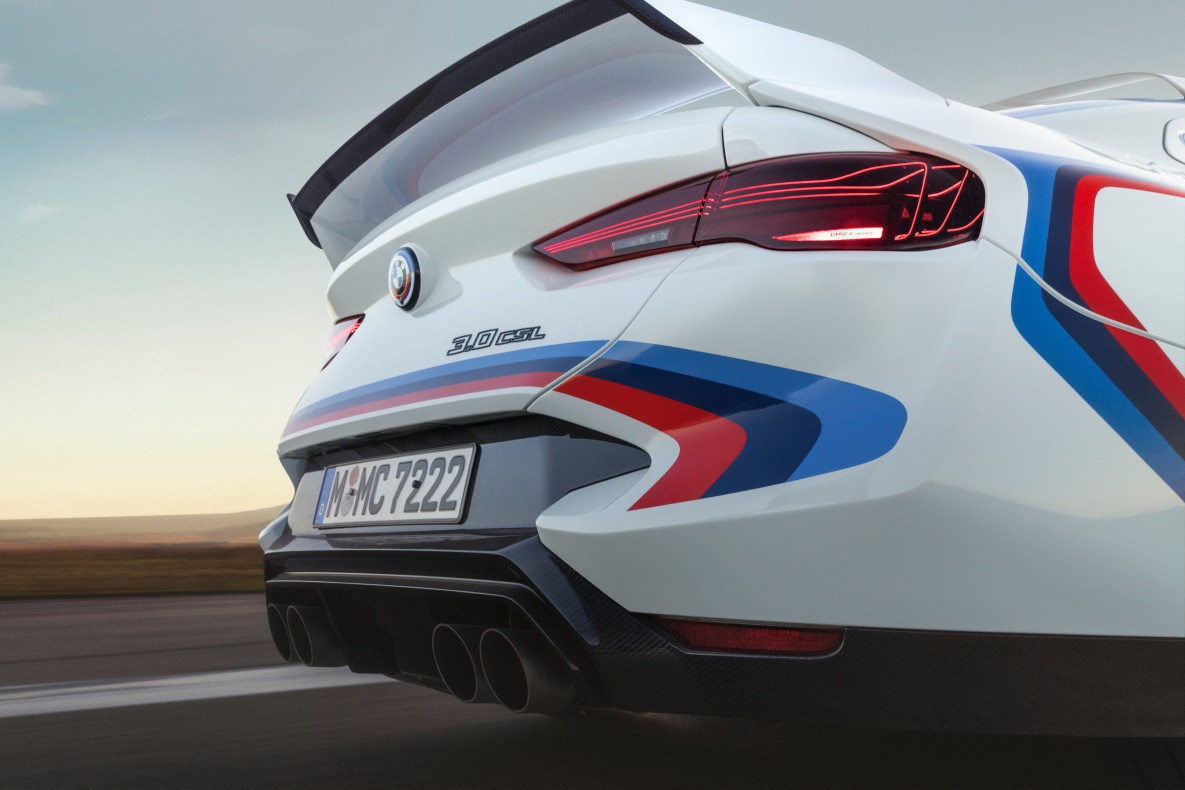BMW 3.0 CSL rear, carbon wing, titanium exhaust system and LED-lights
