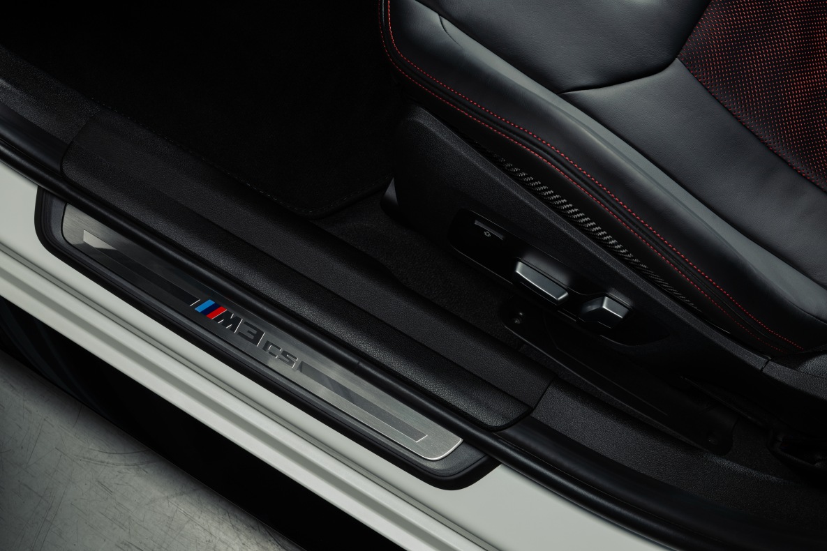 Door sills of the BMW M3 CS