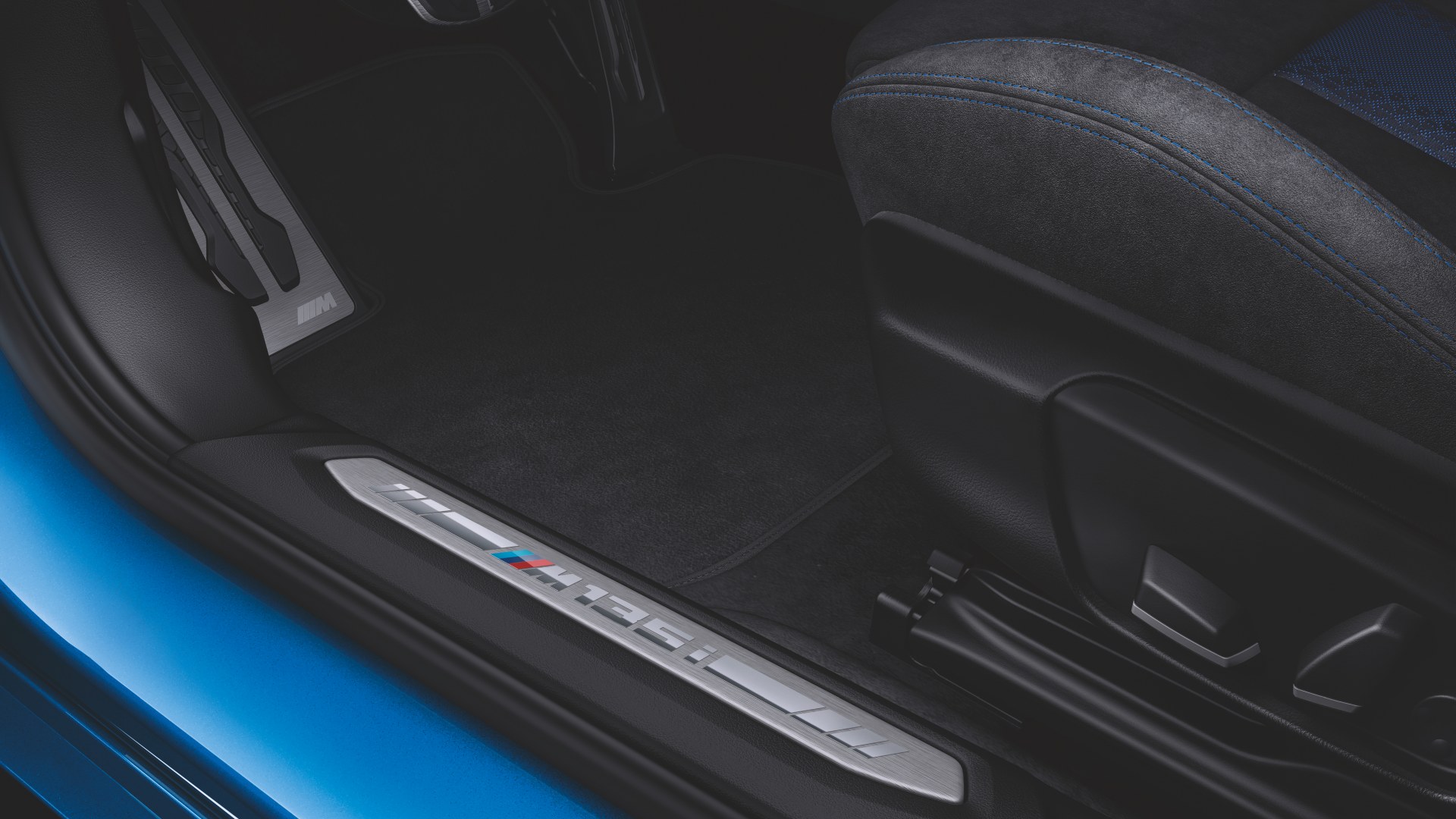 BMW M135i xDrive M specific door sills of the BMW M135i xDrive