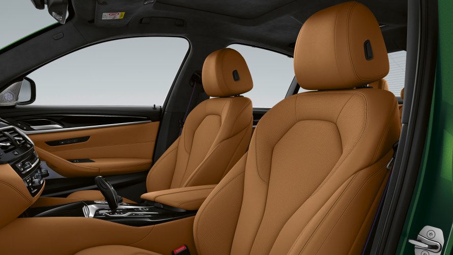 BMW M550i xDrive Sedan