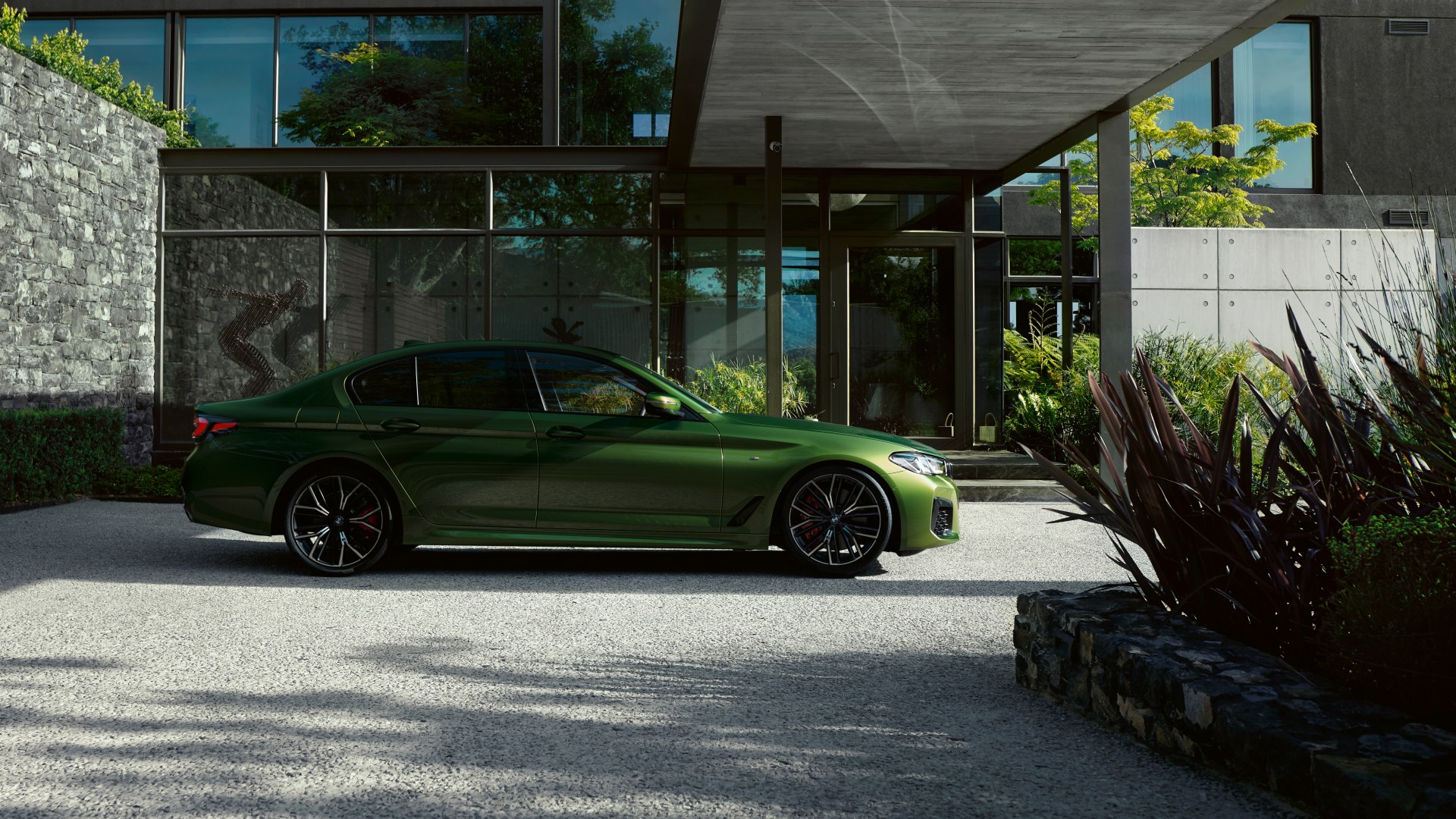 Die BMW M550i xDrive Limousine Die BMW M550i xDrive Limousine in Verde Ermes