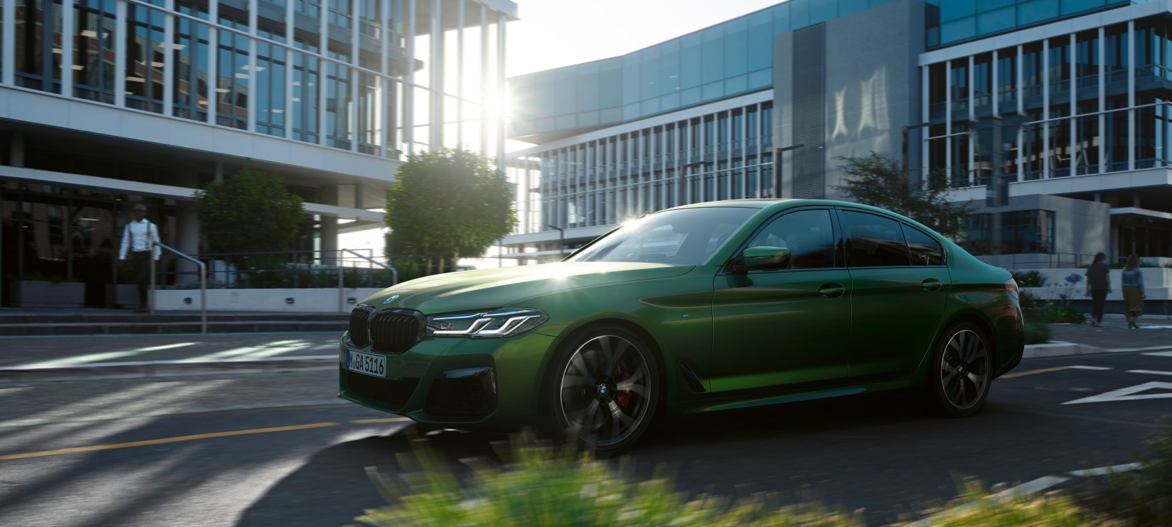 BMW M550i xDrive Sedan in Verde Ermes