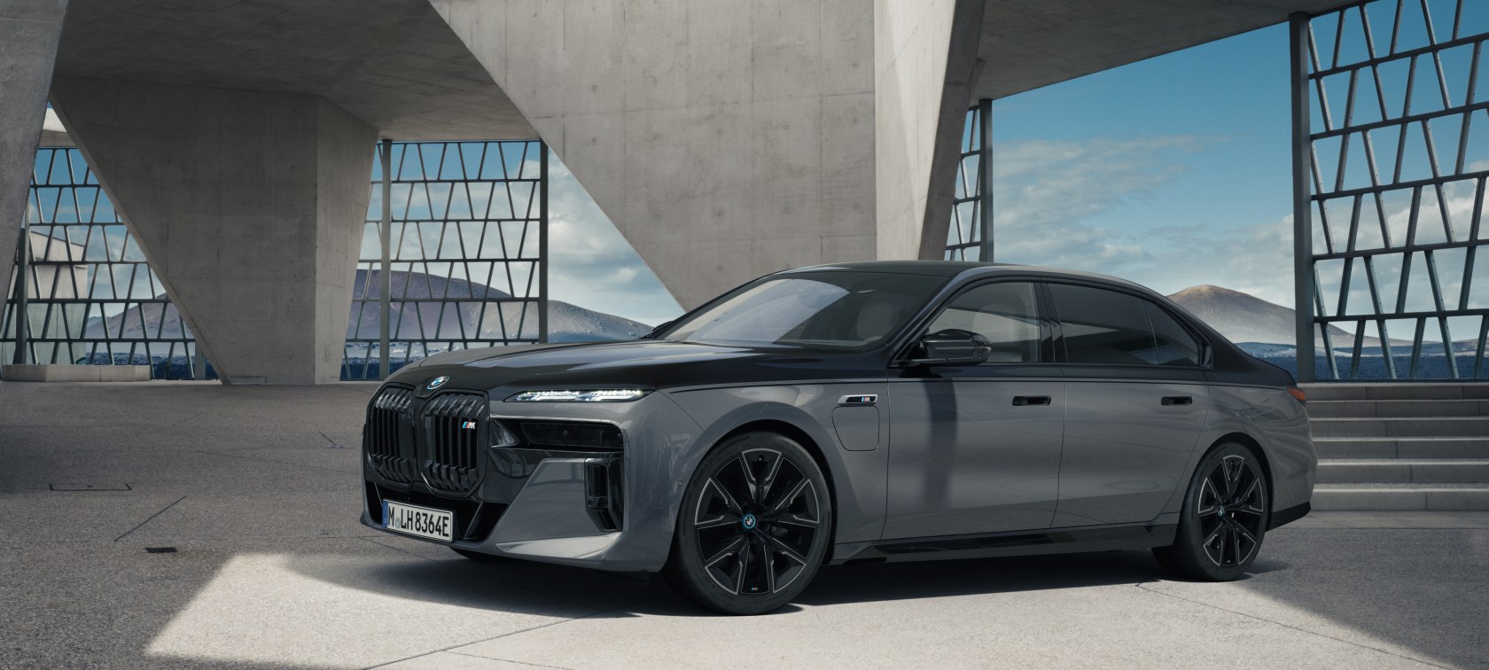 BMW M760e xDrive