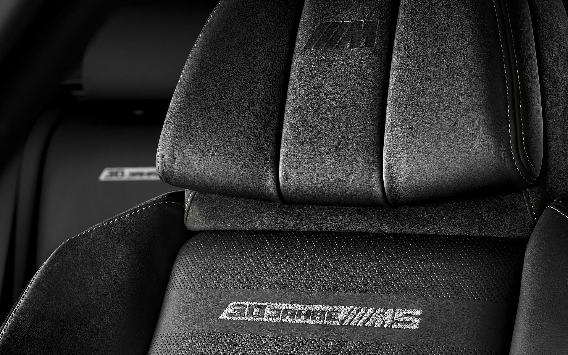 BMW “30 Jahre” M5 Edition silver stitching