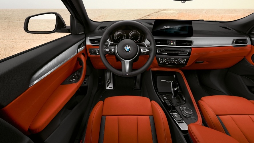 BMW X2 M35i Interieur, Ledersitze, Armaturenbrett, M Sportlenkrad