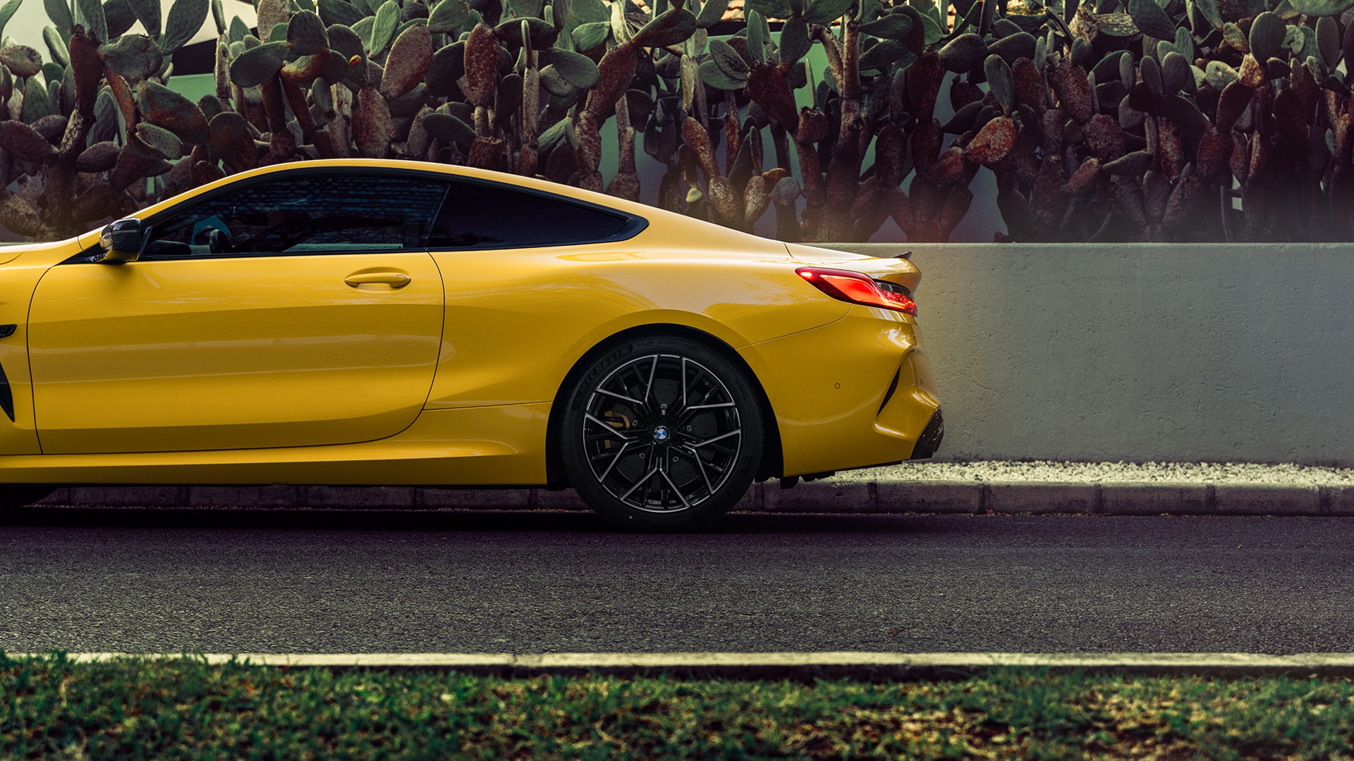 BMW M8 Competition Coupé BMW M8 Competition Coupé in BMW Individual special paint finish Speed Yellow
