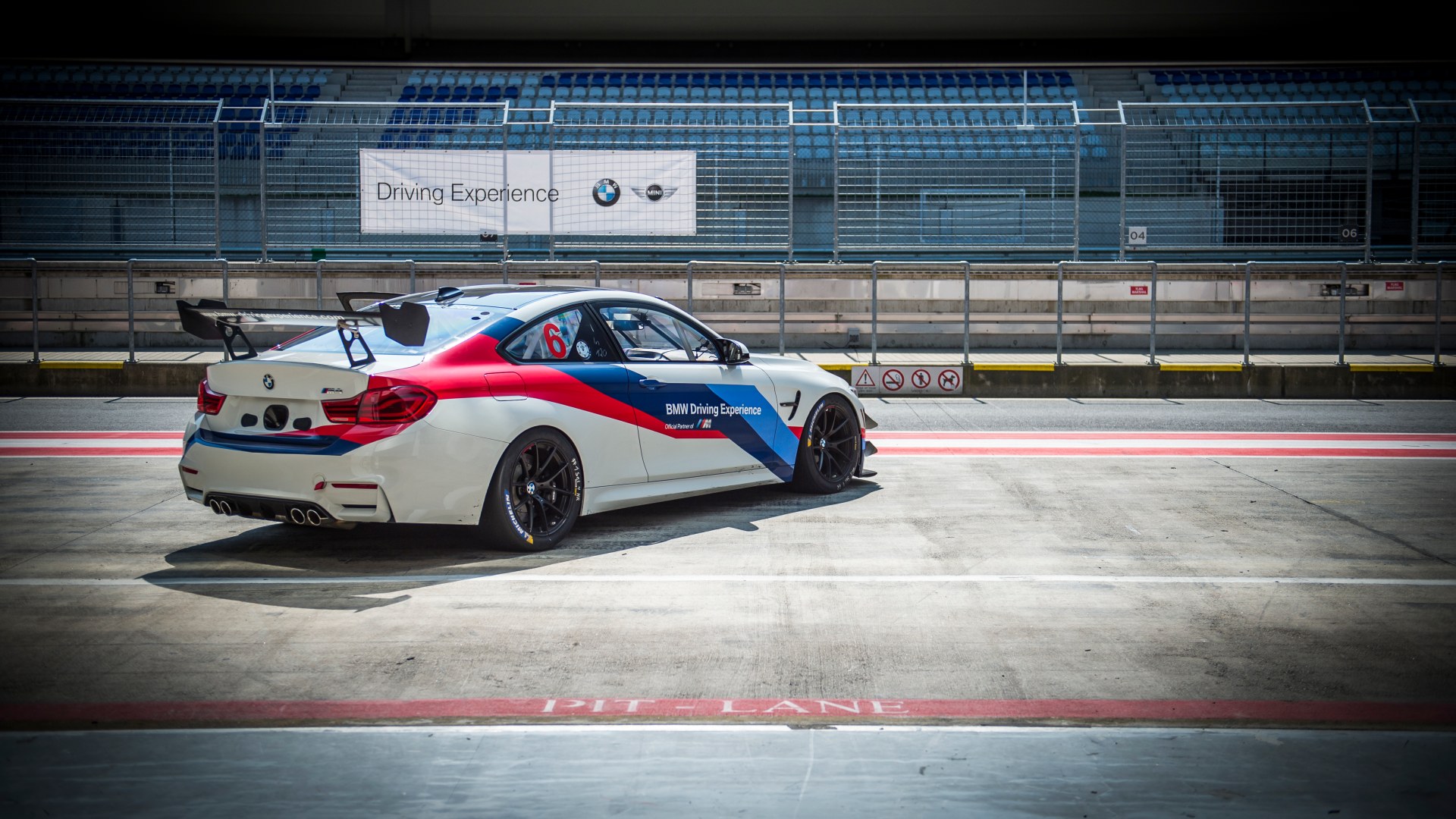 BMW M4 GT4 BMW M4 GT4