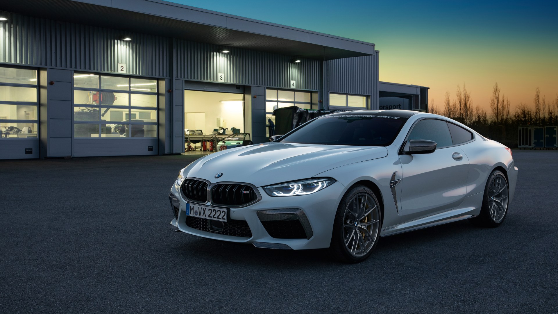 BMW M8 mit M Performance Parts BMW M8 mit M Performance Parts