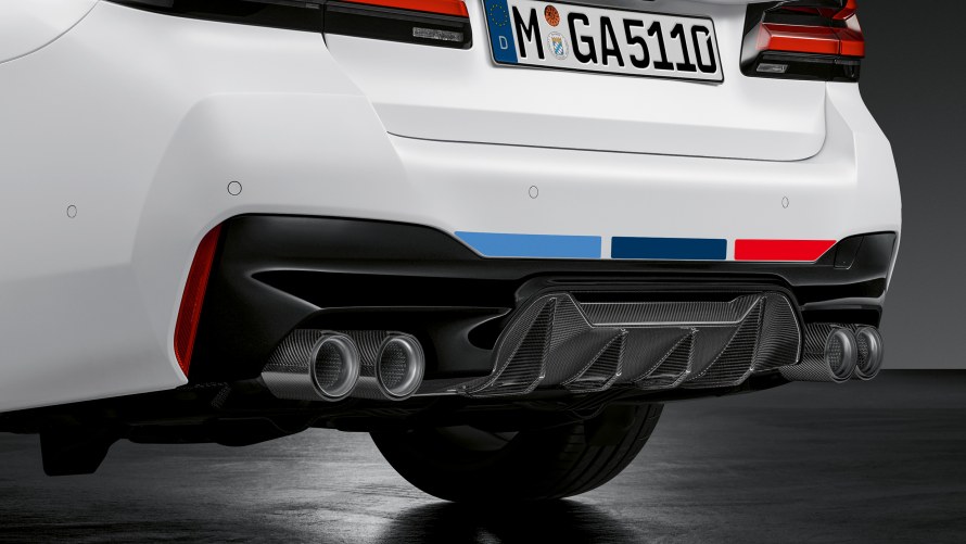 BMW M5 mit M Performance Heckdiffusor aus Carbon BMW M5 mit M Performance Heckdiffusor aus Carbon