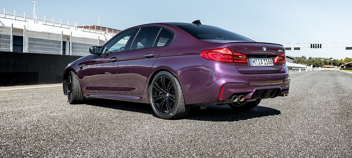 BMW M5 in Purple Silk metallic BMW M5 in Purple Silk metallic