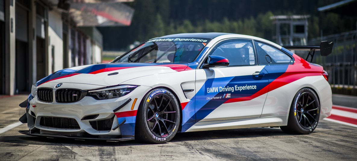 BMW M Customer Racing teams take to the virtual track in BMW race