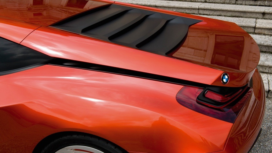 Die sehr schmalen Scheinwerfer des BMW M1 Hommage.