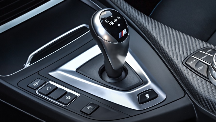 BMW M2 Competition Schalthebel und Mittelkonsole