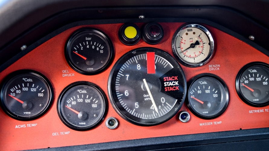 Instrument cluster of BMW M3 E30 DTM
