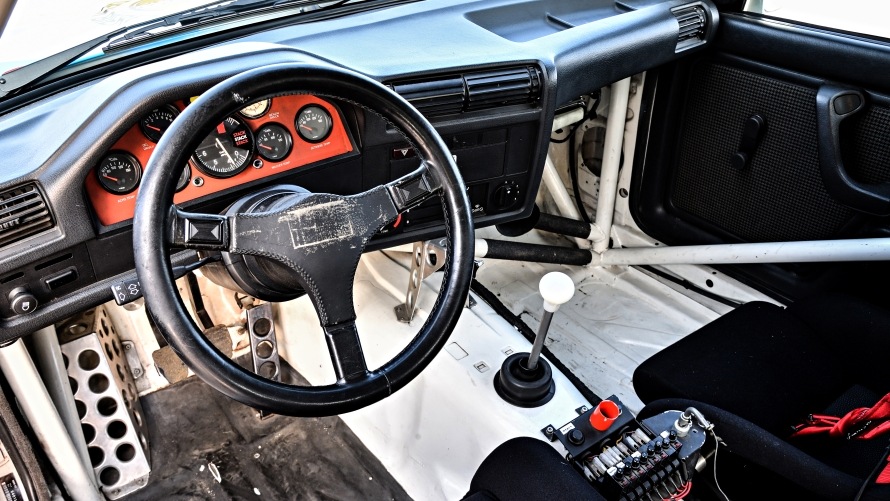 Cockpit with gear lever of BMW M3 E30 DTM