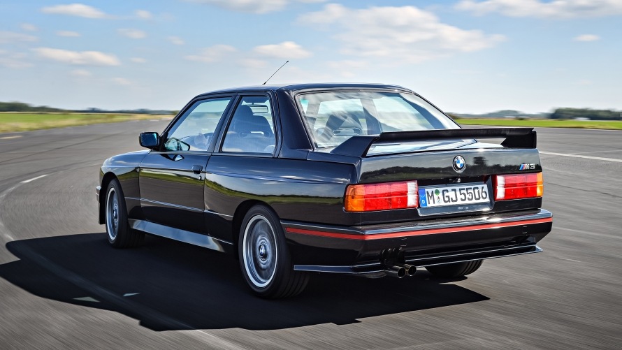 Rear view of the BMW M3 Sport Evolution in paint finish Glanzschwarz