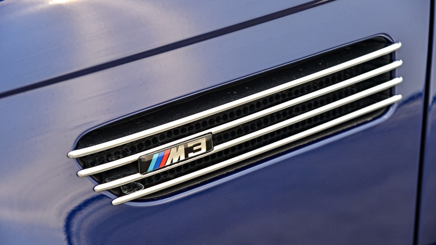 Side gill element of the E46 BMW M3 Coupé Interlagos Blue Metallic