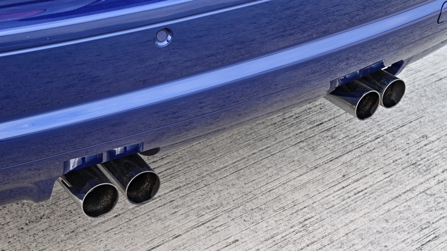 Vierflutige Abgasanlage des E46 BMW M3 Coupé in Interlagos Blau Metallic
