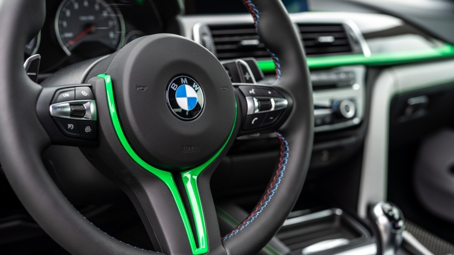 BMW M4 Coupé in Signal Green