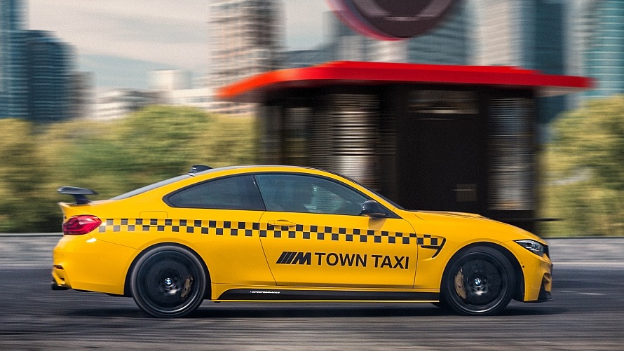 BMW M4 Coupé Speedgelb M Town Taxi