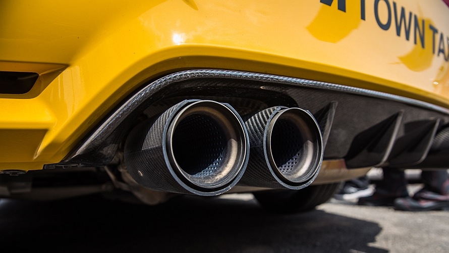 BMW M4 Coupé Speedgelb M Town Taxi