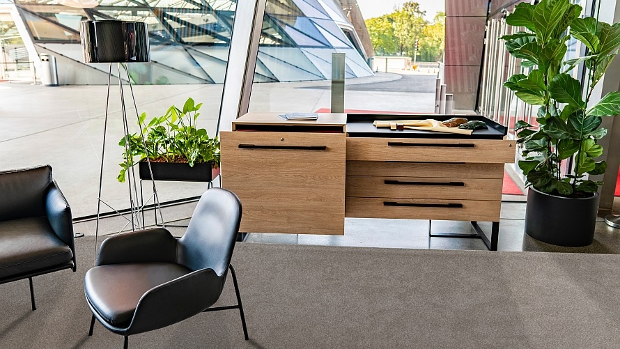 BMW Individual Lounge