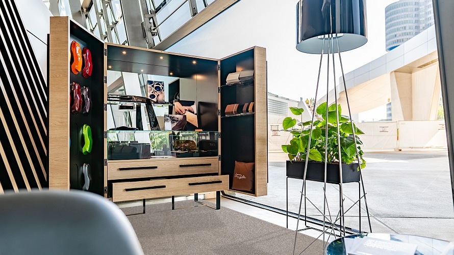 BMW Individual Lounge