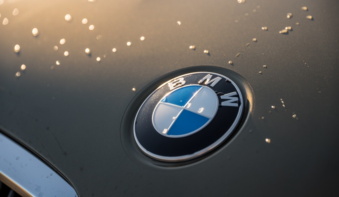 BMW M5 Messing metallic Motorhaube
