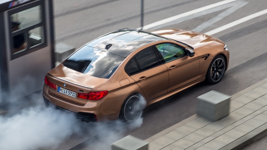 Asja Zupanc driving the BMW M5 Competiton in M TOWN