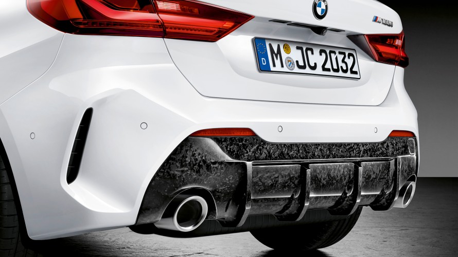 BMW M135i xDrive mit M Performance Heckdiffusor Carbon