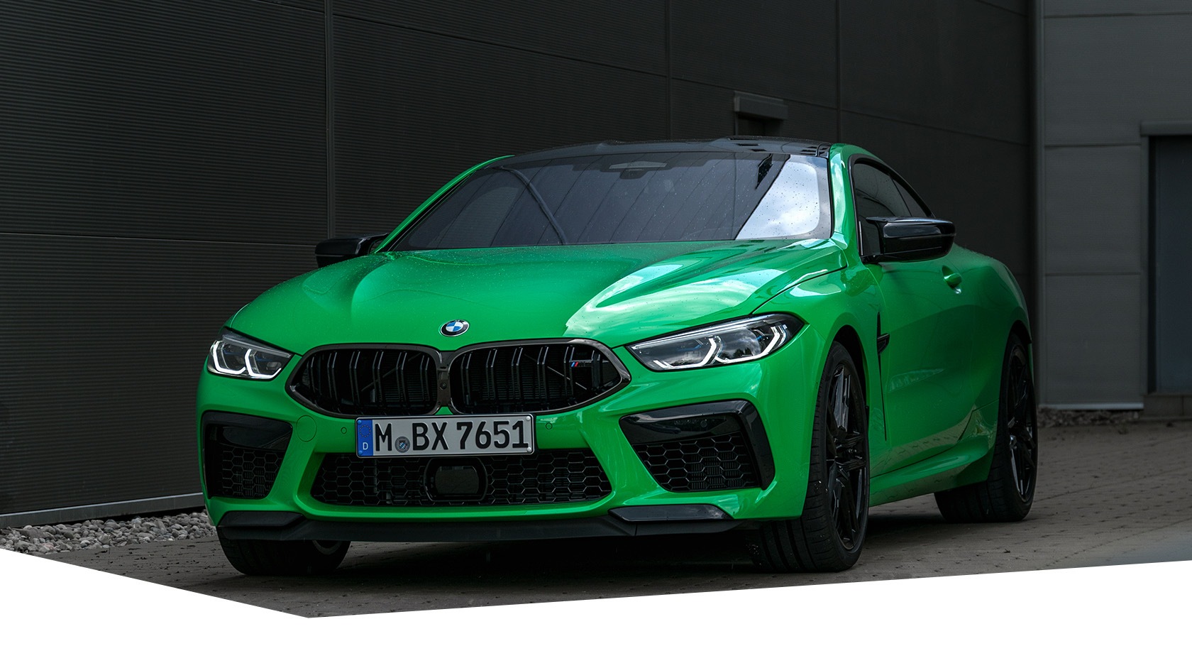 BMW M8 Competition in BMW Individual Sonderlackierung Signalgrün