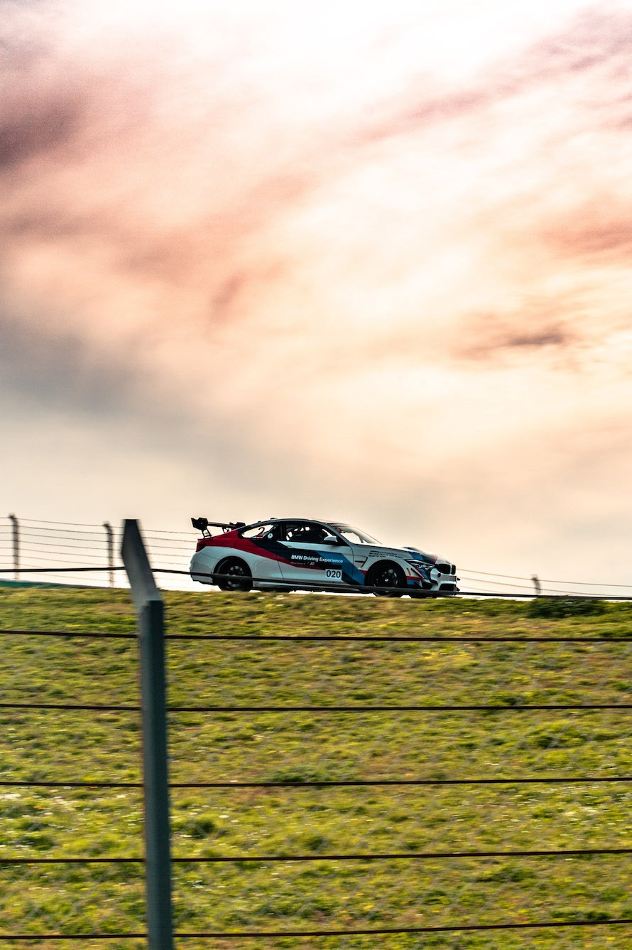 BMW M4 GT4 auf dem Autodromo Internacional do Algarve in Portimao