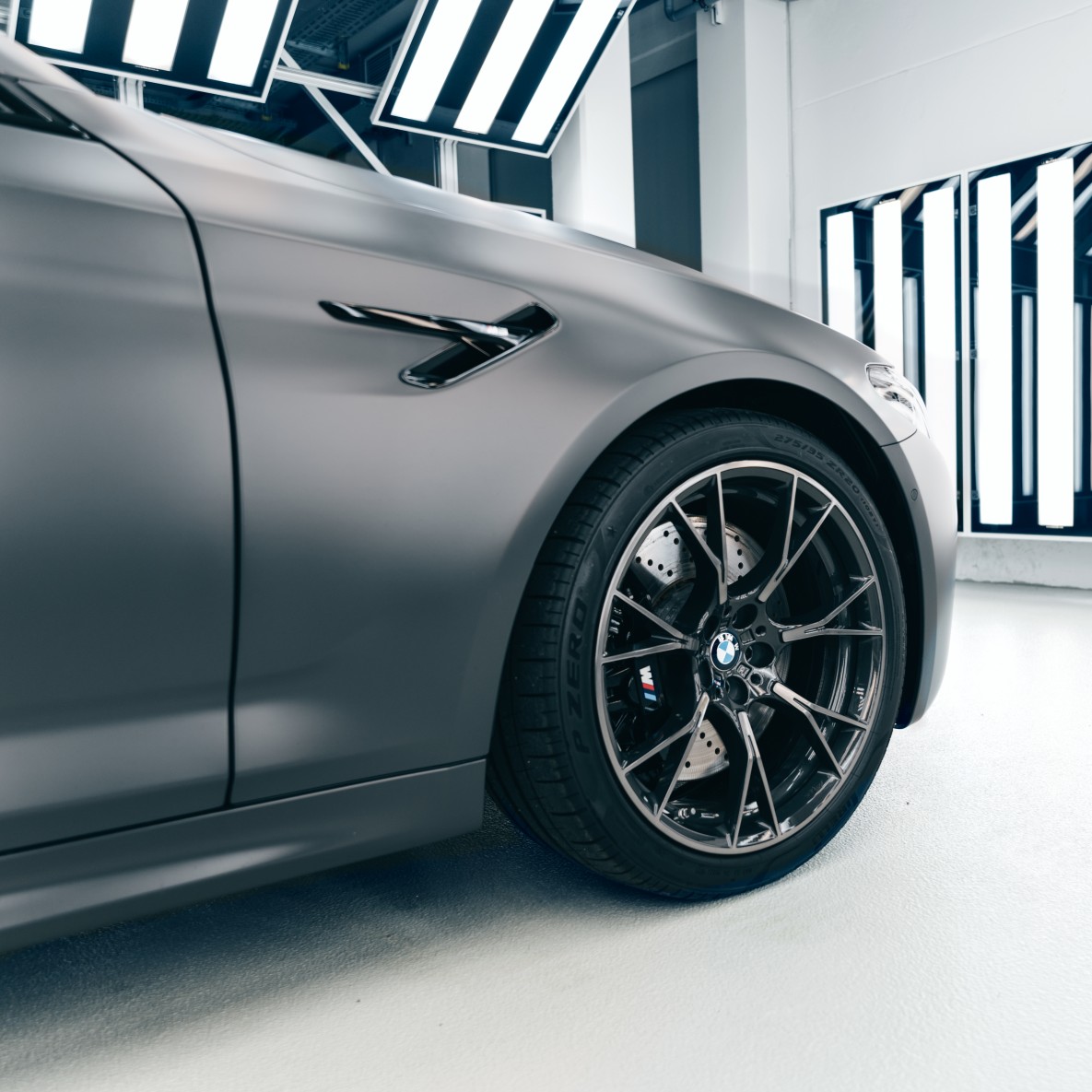 Seitliche Airbreather der BMW M5 Edition 35 Jahre