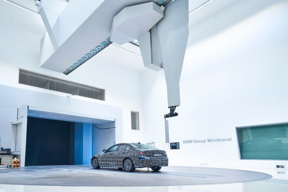 BMW 3er Limousine im AEROLAB der BMW Group