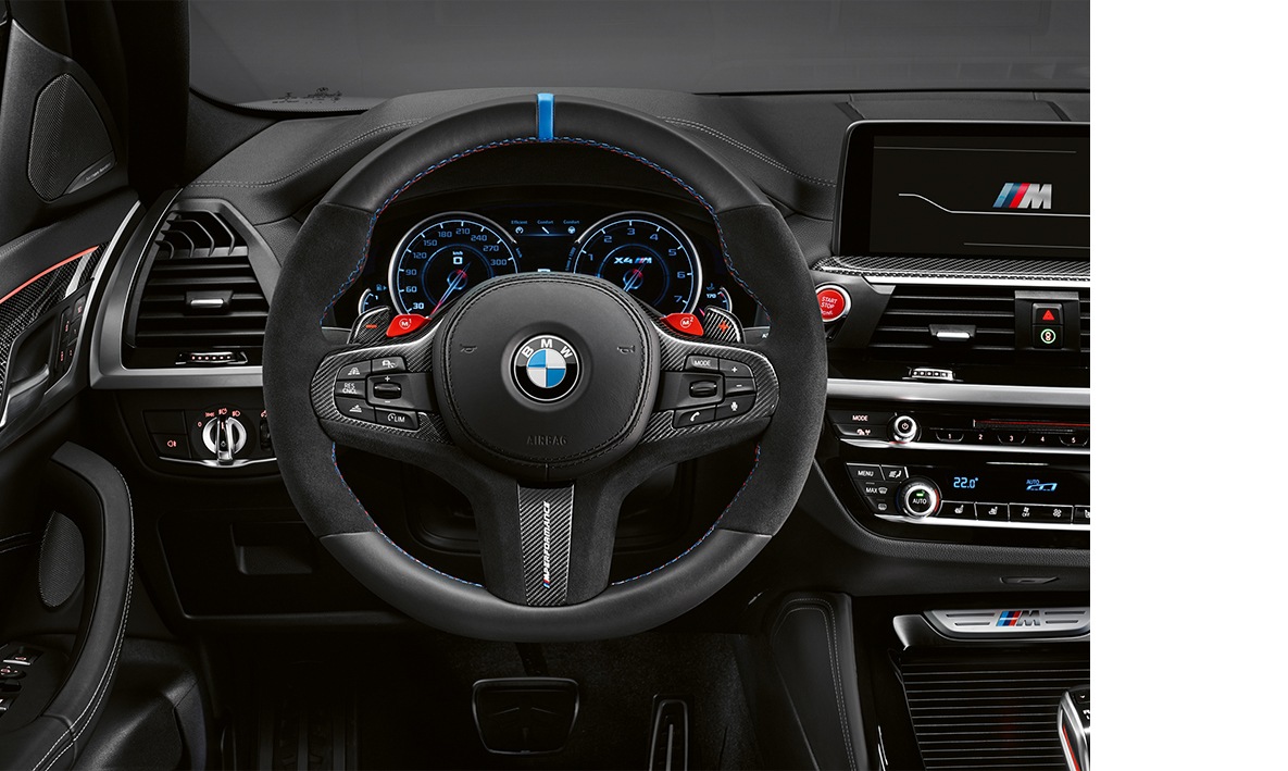 Interieur eines BMW X4 M mit M Performance Parts