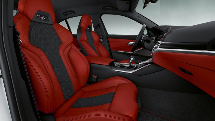 BMW Individual Volllederausstattung Merino Fionarot/Schwarz mit erweiterten Umfängen