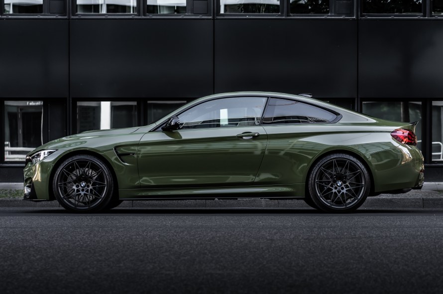BMW M4 F82 BMW M4 F82 in Urban Green