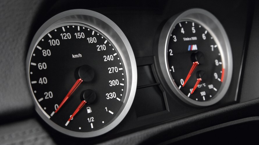 BMW M3 E92 interior: speedometer and rev meter