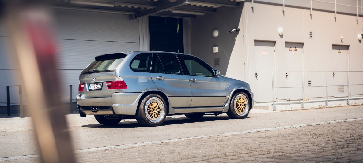 BMW Remembers Its Awesome X5 E53 Le Mans Prototype With A 700 HP V12