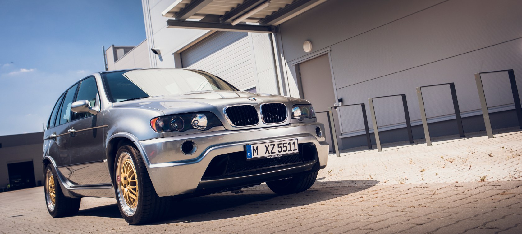 BMW Remembers Its Awesome X5 E53 Le Mans Prototype With A 700 HP V12