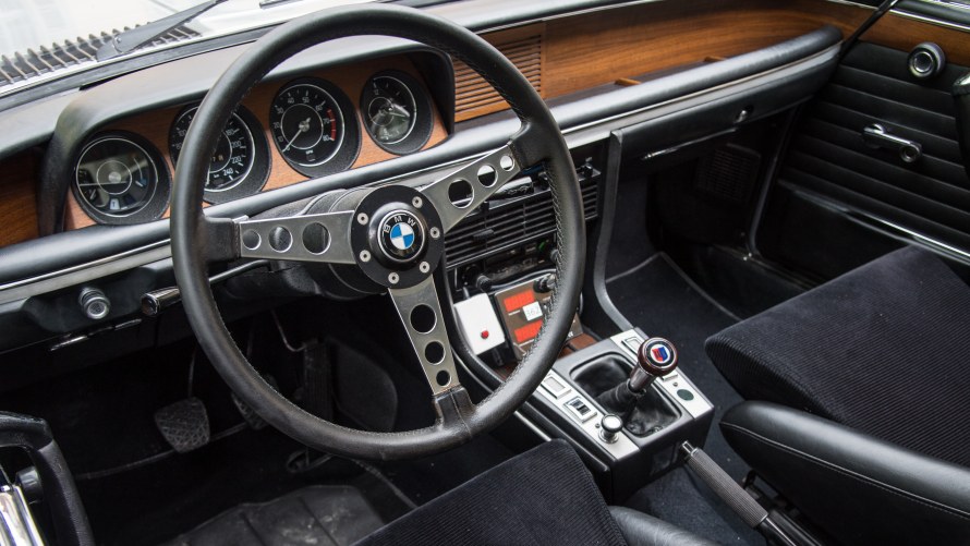Steering wheel and dashboard of the BMW 3.0 CSL 