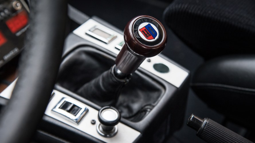 The 4-speed manual transmission of the BMW 3.0 CSL
