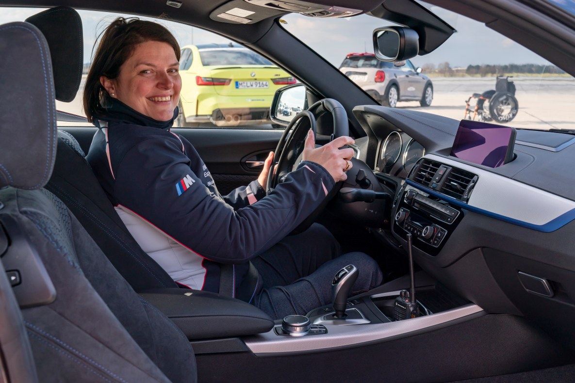 Tina Schmidt-Kiendl, Instruktorin bei der BMW Driving Experience