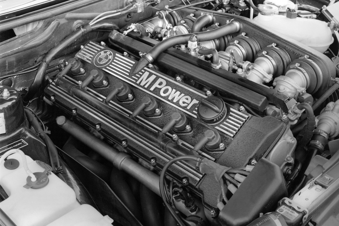 Der Motor des BMW M5 E28
