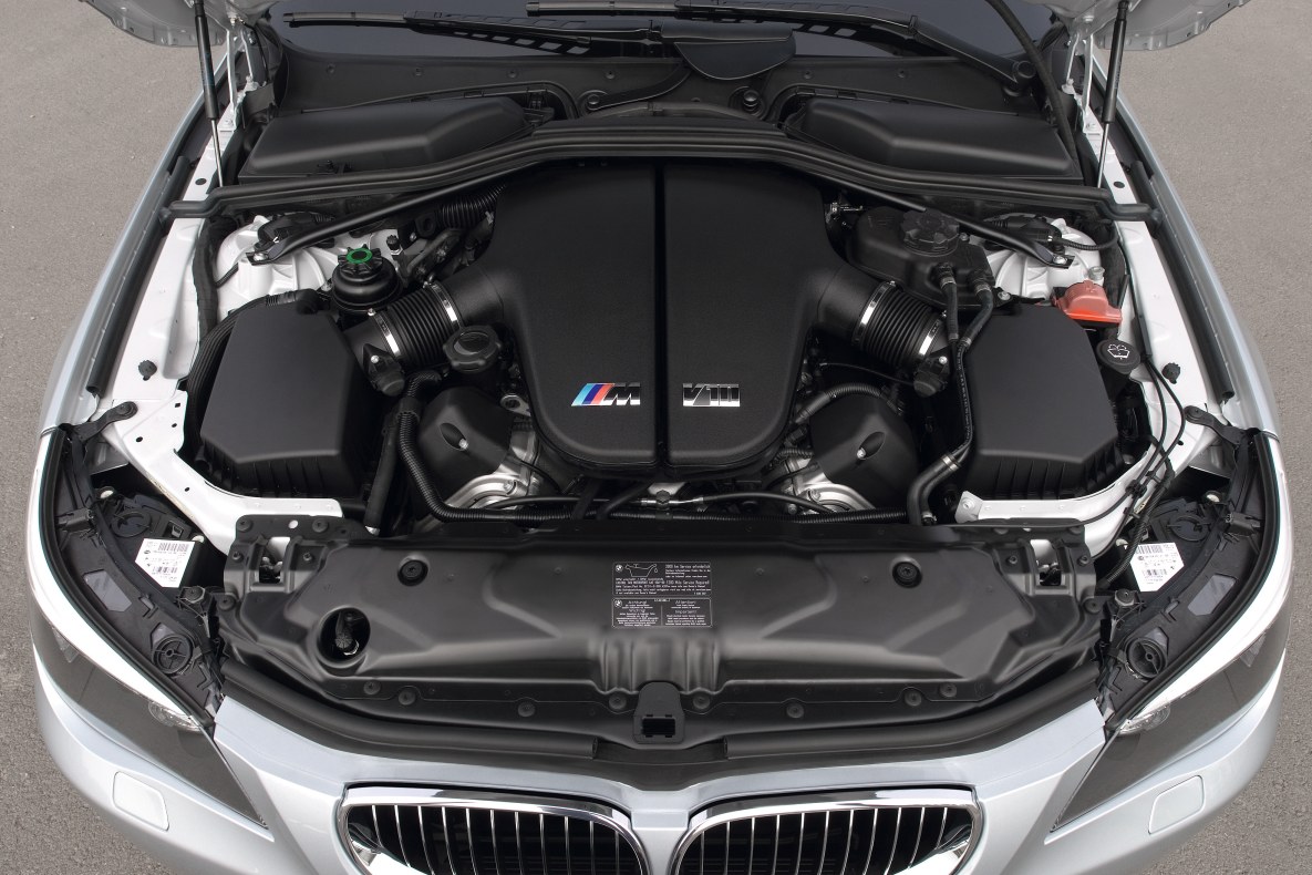 2005 bmw m5 engine