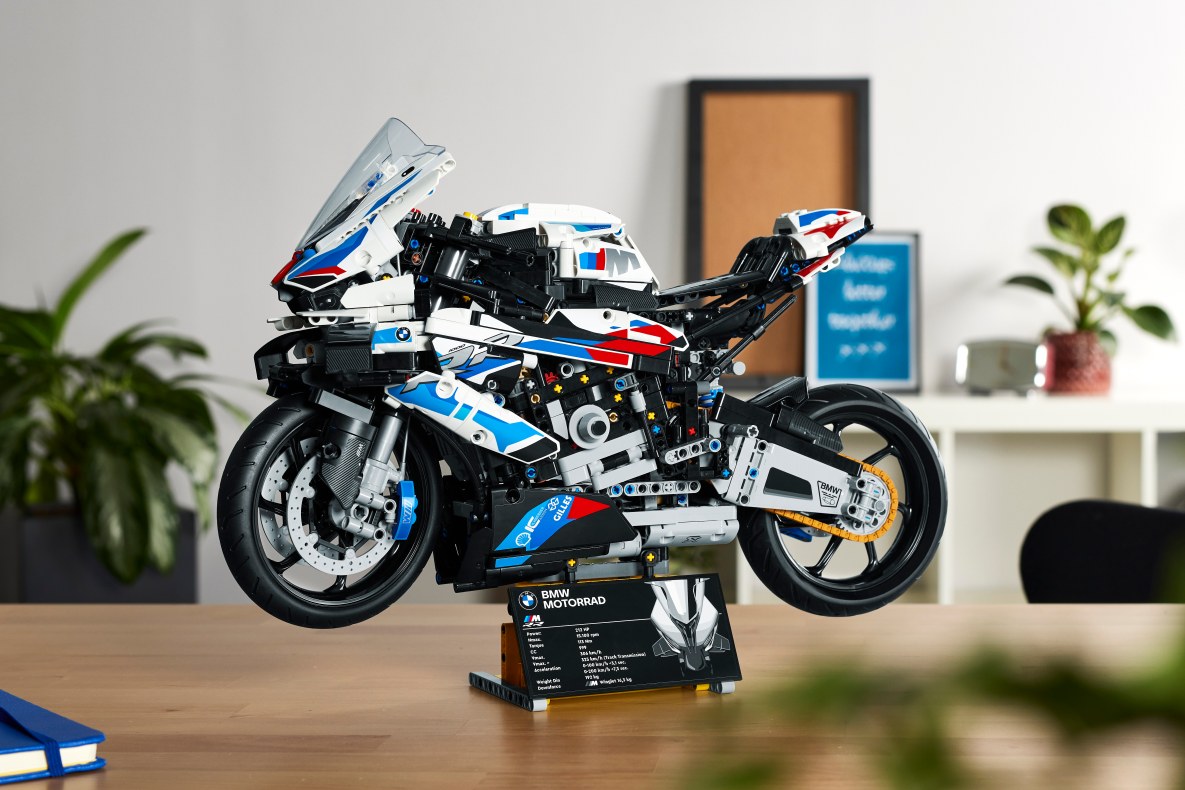 LEGO Technic BMW M 1000 RR