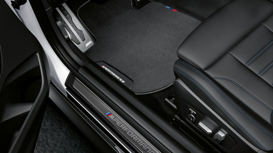 M Performance Fußmatten + M Performance Einstiegsleiste Carbon 