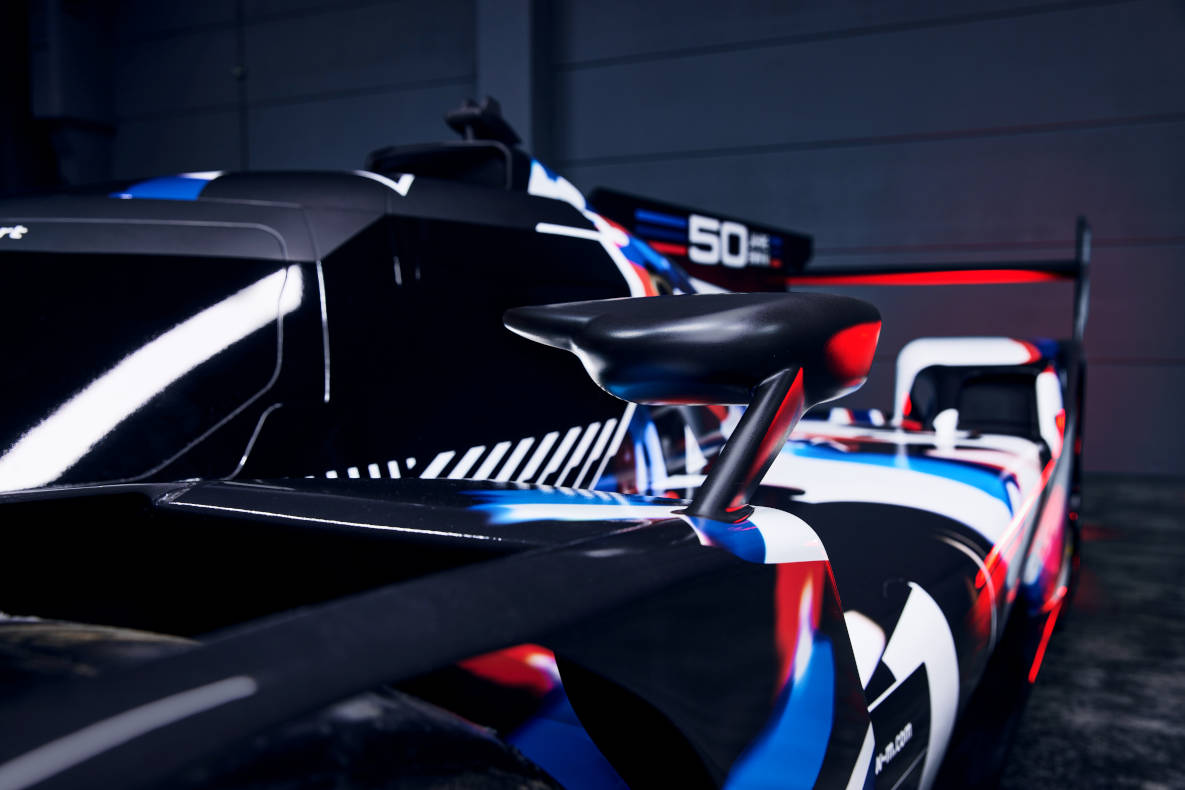 The BMW M Hybrid V8