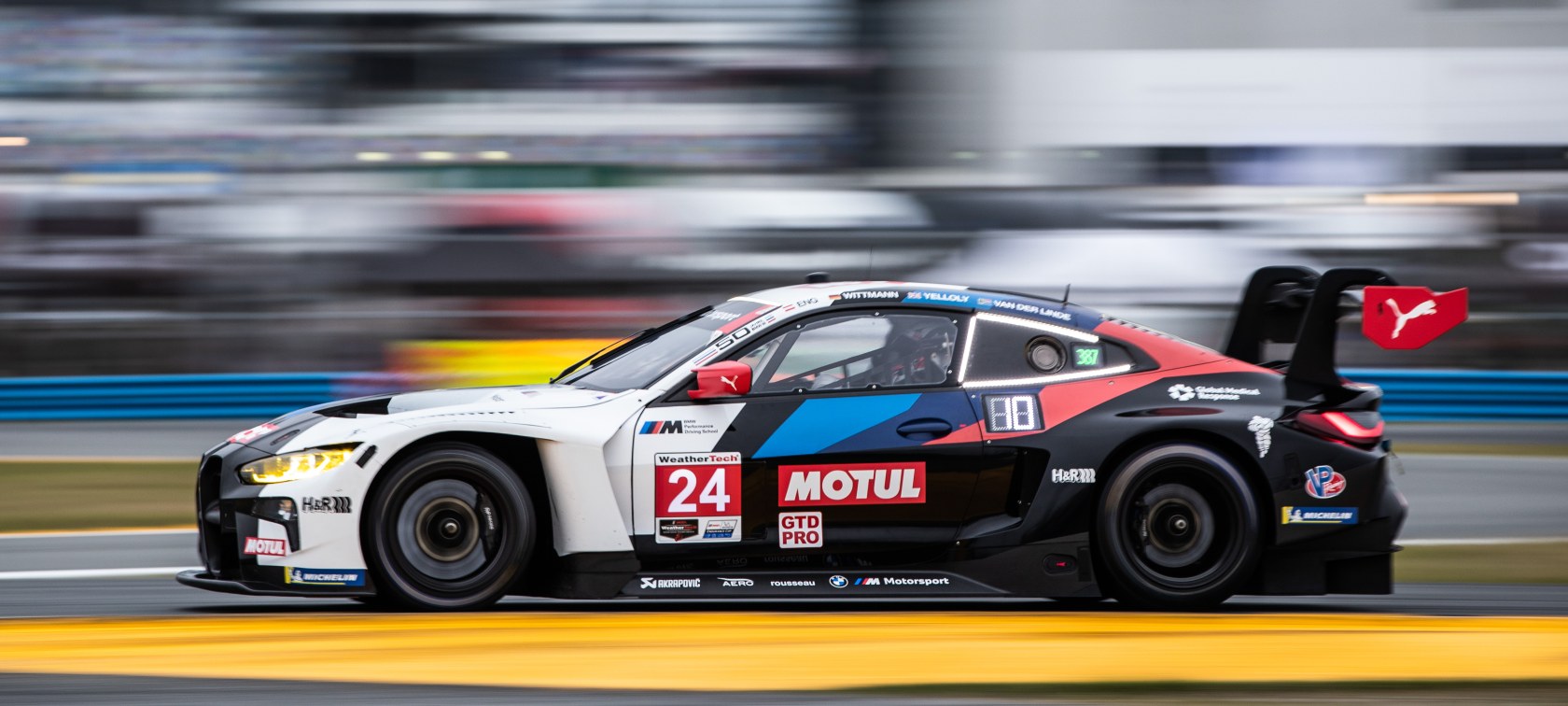 BMW M4 GT3 in Daytona
