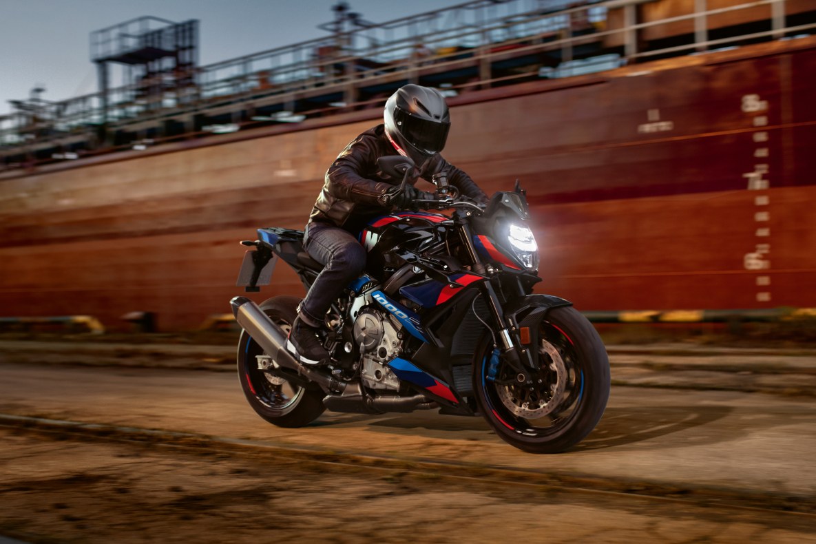 BMW M 1000 R driven, in side profil.